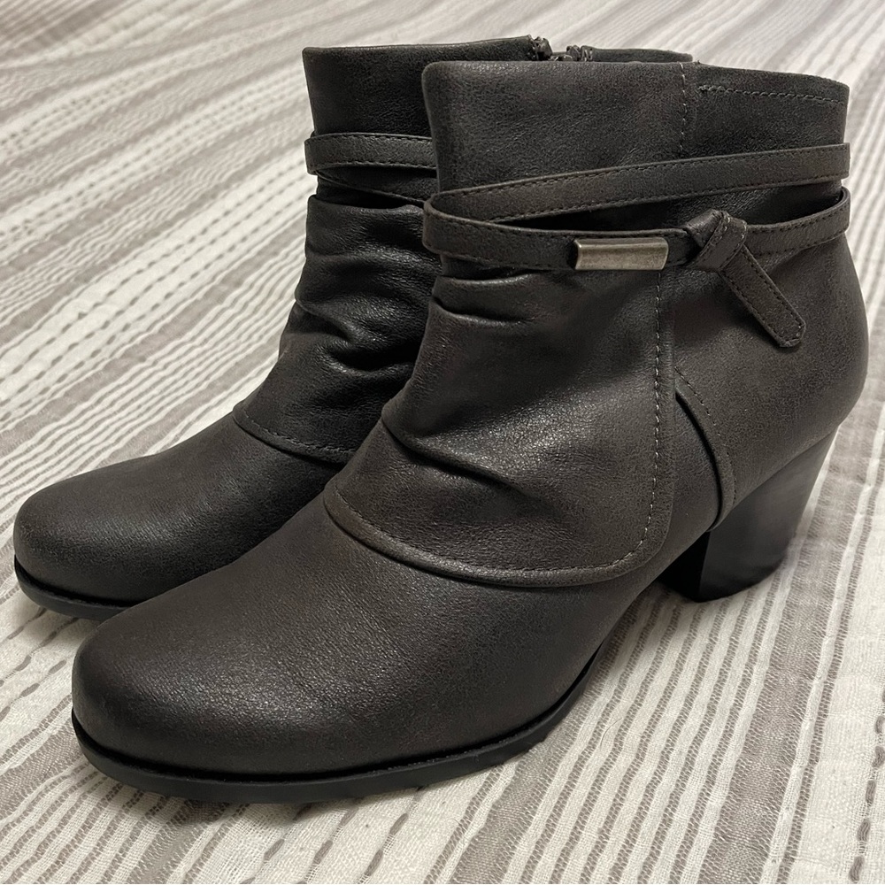 BareTraps Rhapsody Ankle Boots Size 9